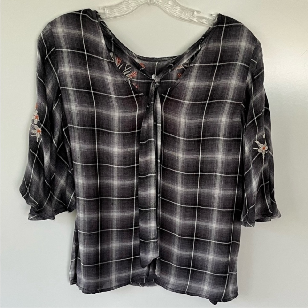 THML Anthropologie plaid pattern floral embroidered short butterfly sleeves top - Picture 4 of 8